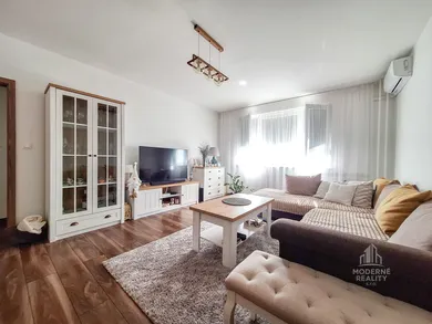 Na predaj 2-izbový byt, 56 m², Nové Zámky