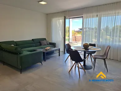 Na prenájom 2-izbový byt, 100 m², Hrubá Borša, Golfová ulica