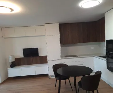 Na prenájom 1-izbový byt, 37 m², Bratislava-Rača, Vrbenského