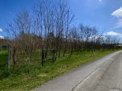 Na predaj pozemok v Bratislava-Devínska Nová Ves · €108 225 · Pôvodný stav