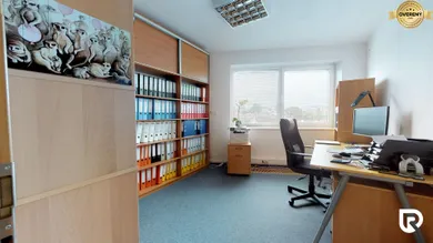 Na prenájom komerčné, 124 m², Piešťany