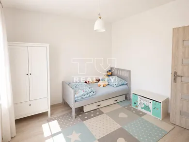 Na predaj 4-izbový byt, 79 m², Bratislava-Nové Mesto