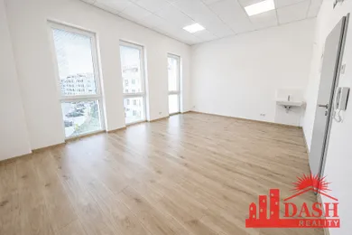 Lokale komercyjne na wynajem, Trenčín · €275