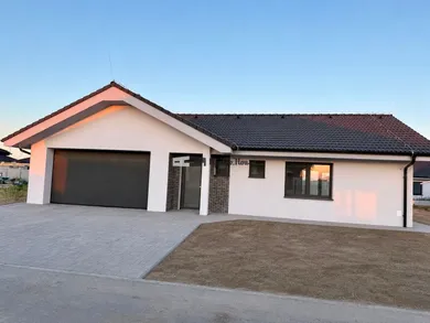 Domy na sprzedaż, Hviezdoslavov · €425 000