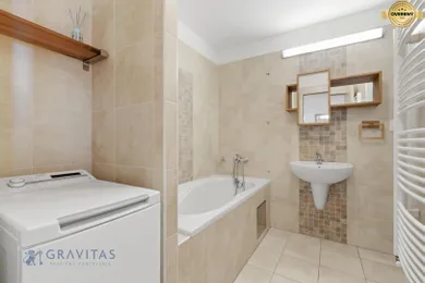 Na predaj 2-izbový byt, 53 m², Bratislava-Petržalka, Kopčianska