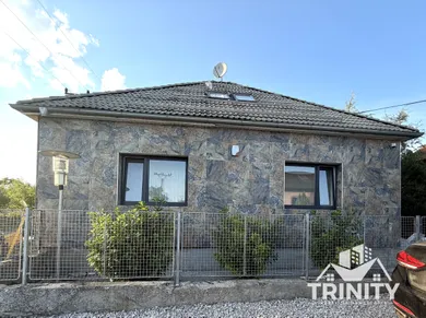 Domy na sprzedaż, 3-pokojowe, Šurany · €175 000