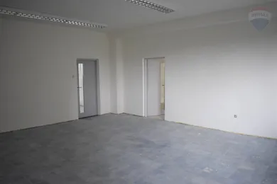 Na prenájom komerčné, 325 m², Nitra, Dvorčanská