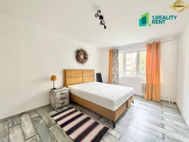 Na prenájom 2-izbový byt, 60 m², Čadca, Mierová