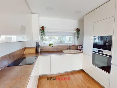 Na predaj dom, 135 m², Trenčín, Cez ohrady