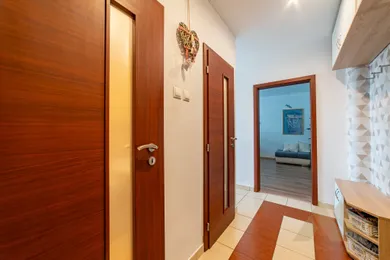 Na predaj 2-izbový byt, 52 m², Bratislava-Rača, Žarnovická
