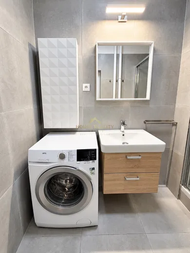 Na prenájom 3-izbový byt, 75 m², Bratislava-Nové Mesto, Sibírska