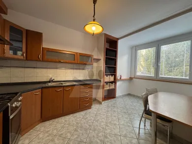 Na predaj 3-izbový byt, 78 m², Ružomberok, Veterná
