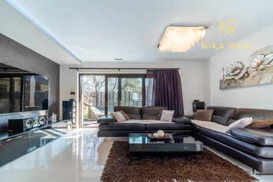 Eladó házak, 4-szobás, Trnava · €555 000