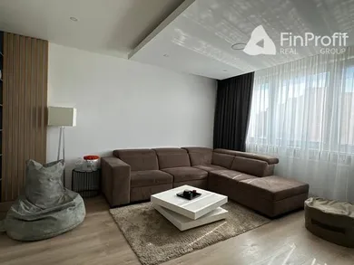Na predaj 4-izbový byt, 84 m², Bratislava-Petržalka, Bulíkova