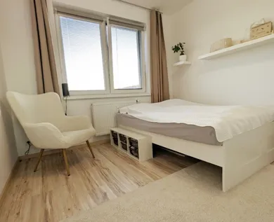 Na prenájom 2-izbový byt, 50 m², Bratislava-Ružinov, Jégého