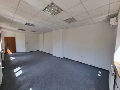 Na prenájom komerčné, 36 m², Košice-Staré Mesto, Hradbová