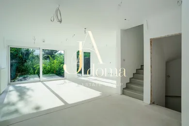 Na predaj 5-izbový byt, 210 m², Bratislava-Ružinov, Gagarinova