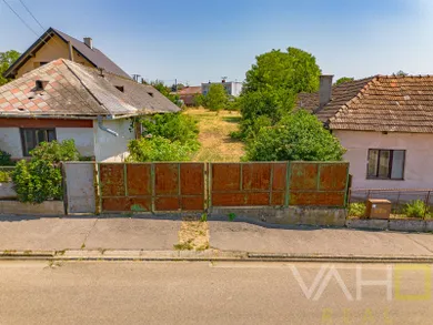 Na predaj pozemok, 129 m², Svätoplukovo