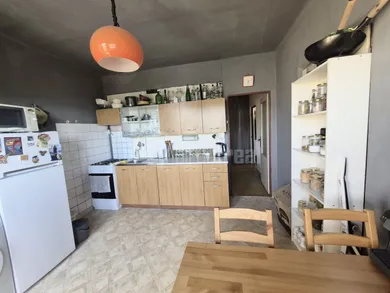 Na predaj 3-izbový byt, 77 m², Trenčín, Pred poľom