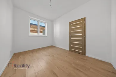 Na predaj 4-izbový dom, 123 m², Lehnice