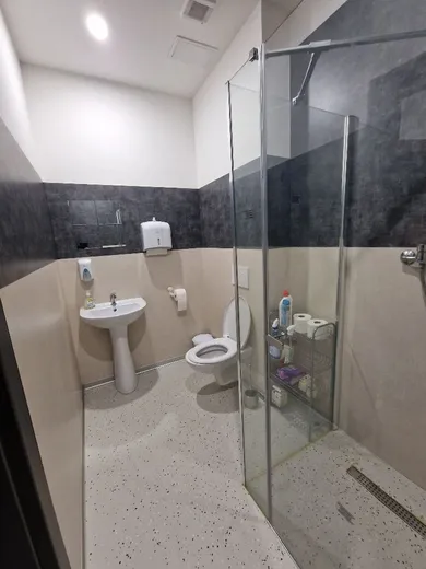 Na prenájom komerčné, 19 m², Sereď, Pažitná