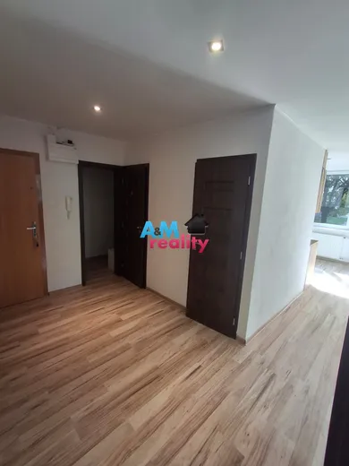 Na predaj 3-izbový byt, 94 m², Trenčianske Teplice, Štvrť SNP