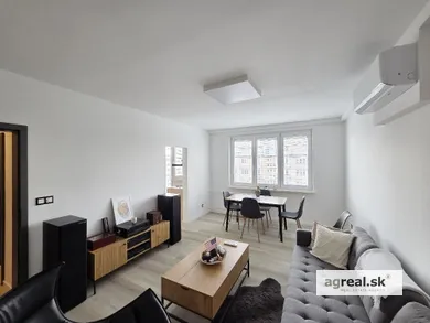 Na prenájom 2-izbový byt, 45 m², Bratislava-Nové Mesto, Piešťanská