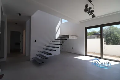 Na predaj 6-izbový dom, 210 m²