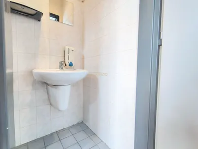 Na prenájom komerčné v Bratislava-Staré Mesto · €120 · Čiastočná rekonštrukcia