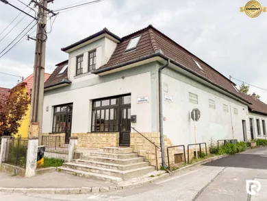 Lokale komercyjne na wynajem, Trenčín · €800