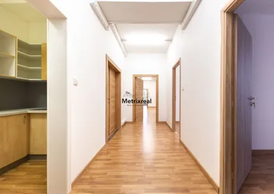 Na predaj komerčné, 117 m², Bratislava-Ružinov, Pestovateľská