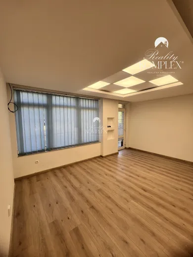 Коммерческие помещения в аренду, Komárno · €350