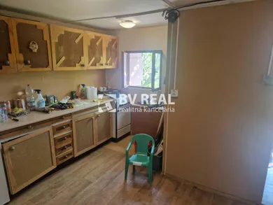 Na predaj 1-izbový rekreačný dom, 389 m², Partizánske, -