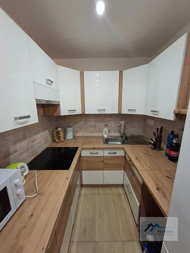 Na predaj 2-izbový dom, 64 m², Uhrovec, Partizánska