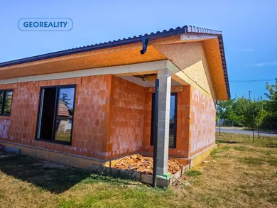 Na predaj dom, 80 m², Zbrojníky