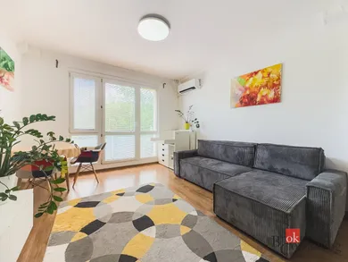 Квартиры в аренду, 3-комнатные, Bratislava-Nové Mesto · €825