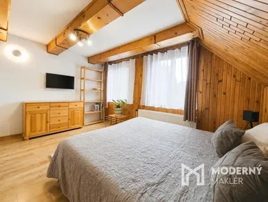 Na predaj dom, 267 m², Kľačno