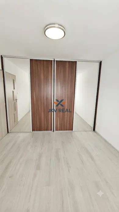 Na predaj 3-izbový byt, 65 m², Dubnica nad Váhom, Okružná