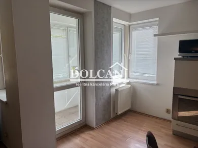Na prenájom 3-izbový byt, 73 m², Nitra, Južná