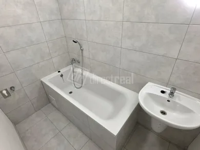 Na predaj 3-izbový byt, 64 m², Dlhá nad Váhom