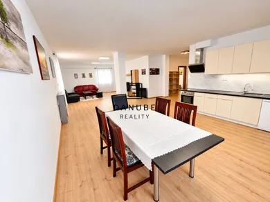 Na prenájom 2-izbový byt, 100 m², Bratislava-Nové Mesto, Pod Vtáčnikom