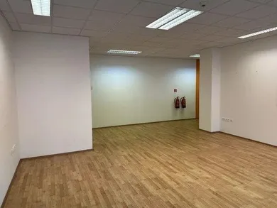 Na prenájom komerčné, 206 m², Bratislava-Petržalka, Údernícka