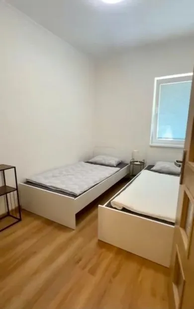 Na prenájom objekt, 80 m², Komárno, Veľký Harčáš