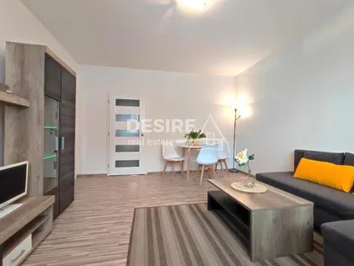 Na prenájom 3-izbový byt, 61 m², Pezinok, Svätoplukova
