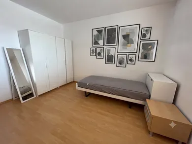 Na prenájom 5-izbový byt, 120 m², Bratislava-Dúbravka