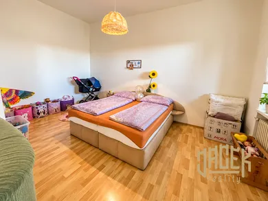 Na predaj dom, 214 m², Pruské