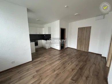 Byty na prenájom 2-izbový, Prievidza · €400