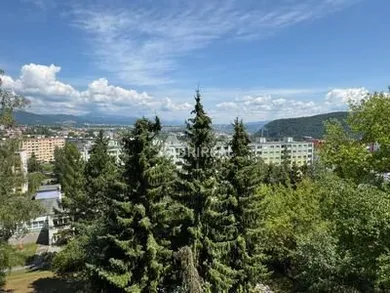 Na predaj 3-izbový byt, 68 m², Banská Bystrica, Tulská