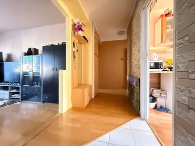 Na predaj 2-izbový byt, 52 m², Hviezdoslavov, Hlavná