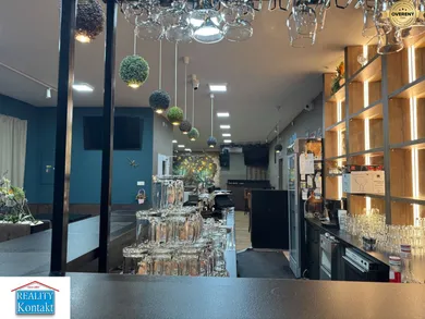 Na prenájom komerčné, 200 m², Nové Zámky
